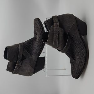 Free People Venture Woven Suede Grey Pointed Toe Bootie, Women's 39/8